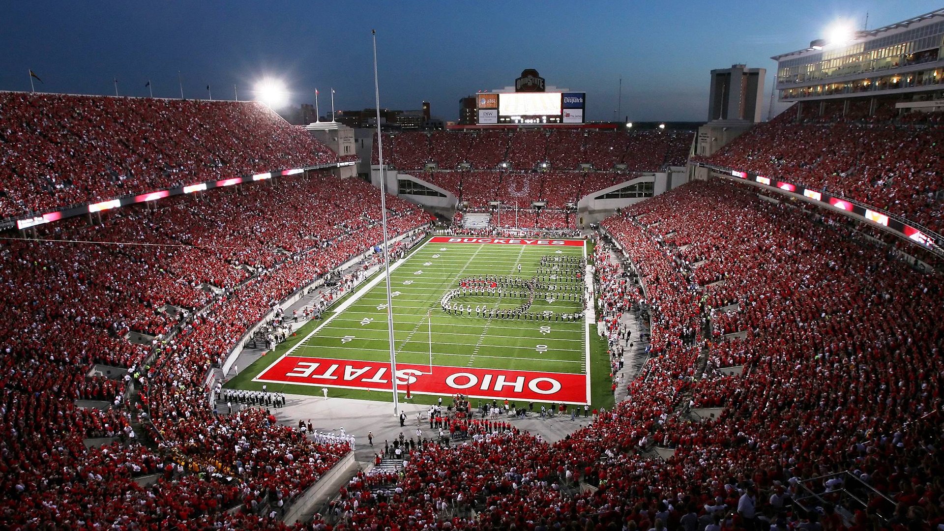 后腰横移覆盖范围是否成为新一代战术核心评判，腰部后倾