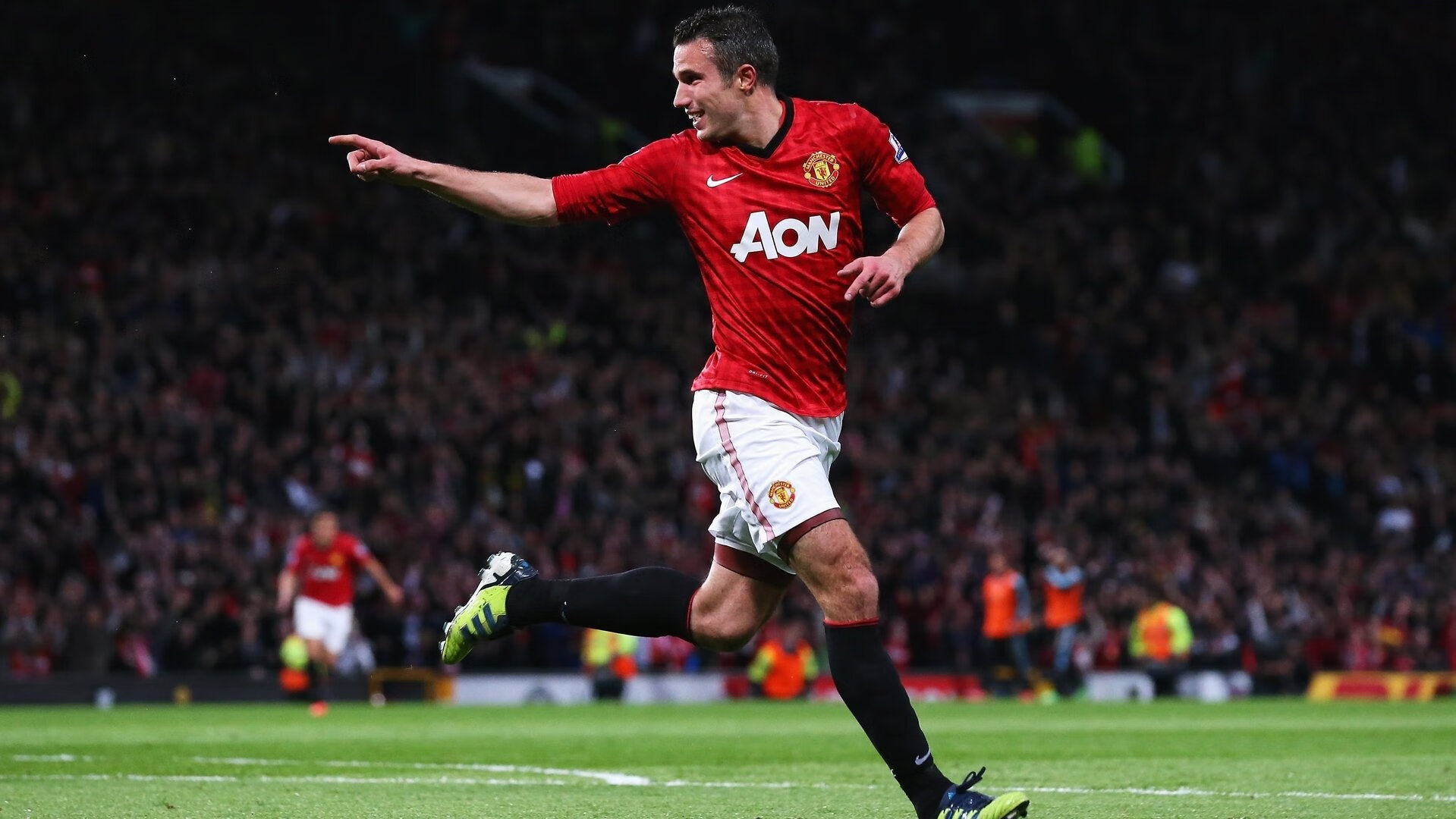 拜仁阵型纵深合理，攻守平衡俱佳，拜仁阵型和球队战术